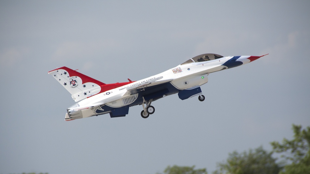 Freewing F-16C Thunderbirds 90mm EDF PNP-8000