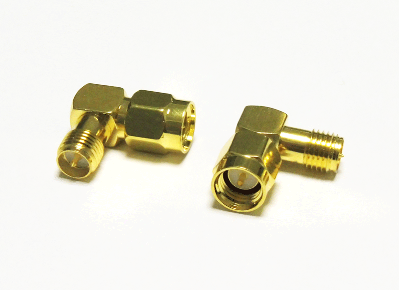 Conector 90º adaptador SMA a RP-SMA